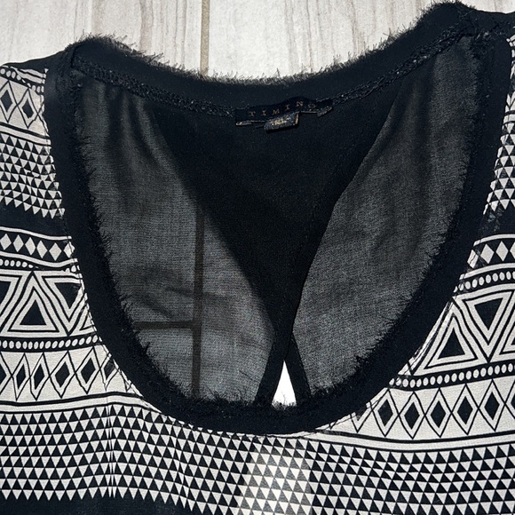 Timing Sheer Black & Tan Tank - Picture 2 of 6